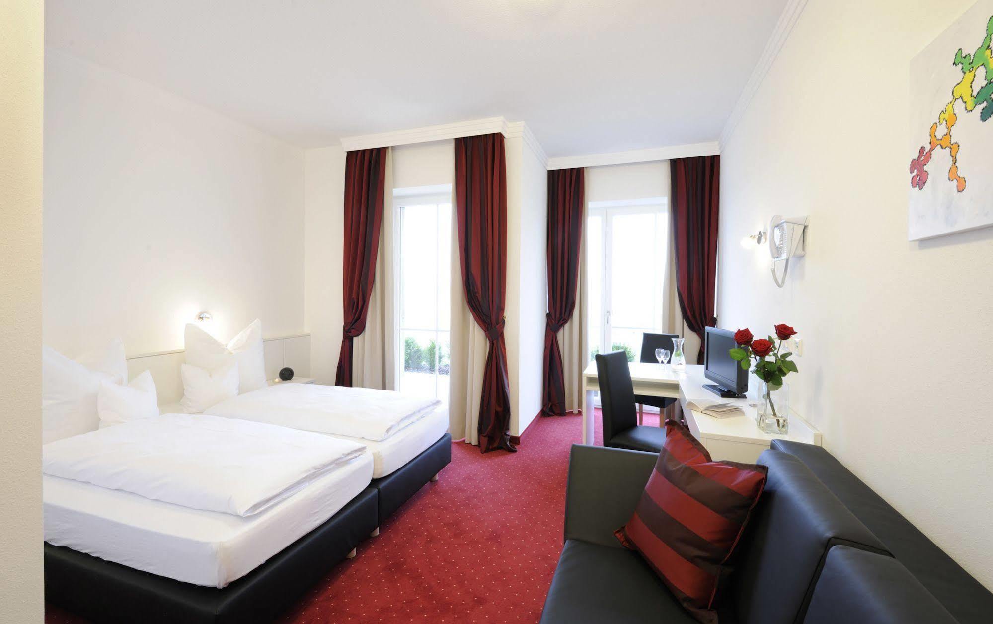 Hotel Inspiration Garni Tittmoning Eksteriør bilde