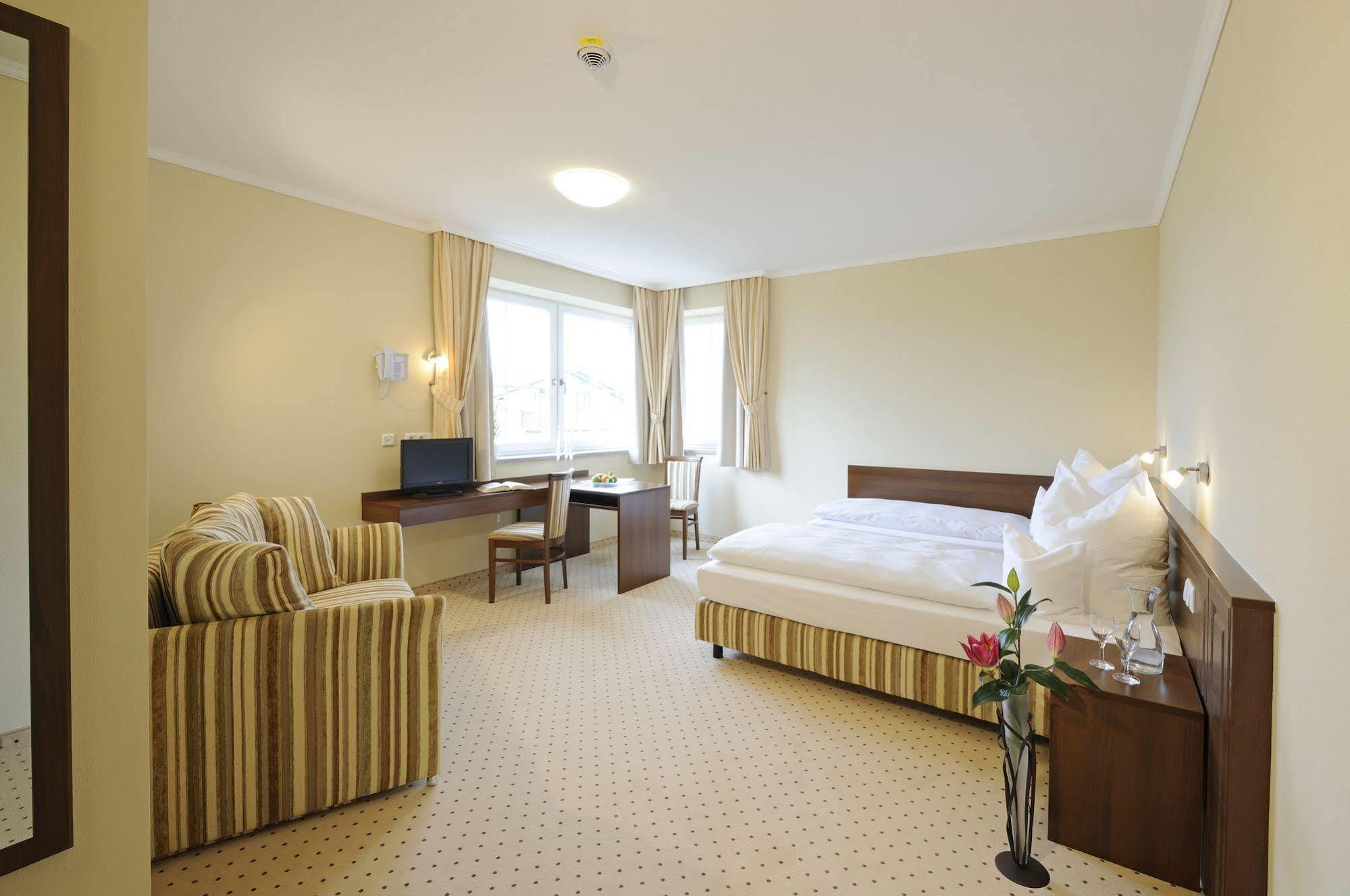 Hotel Inspiration Garni Tittmoning Eksteriør bilde