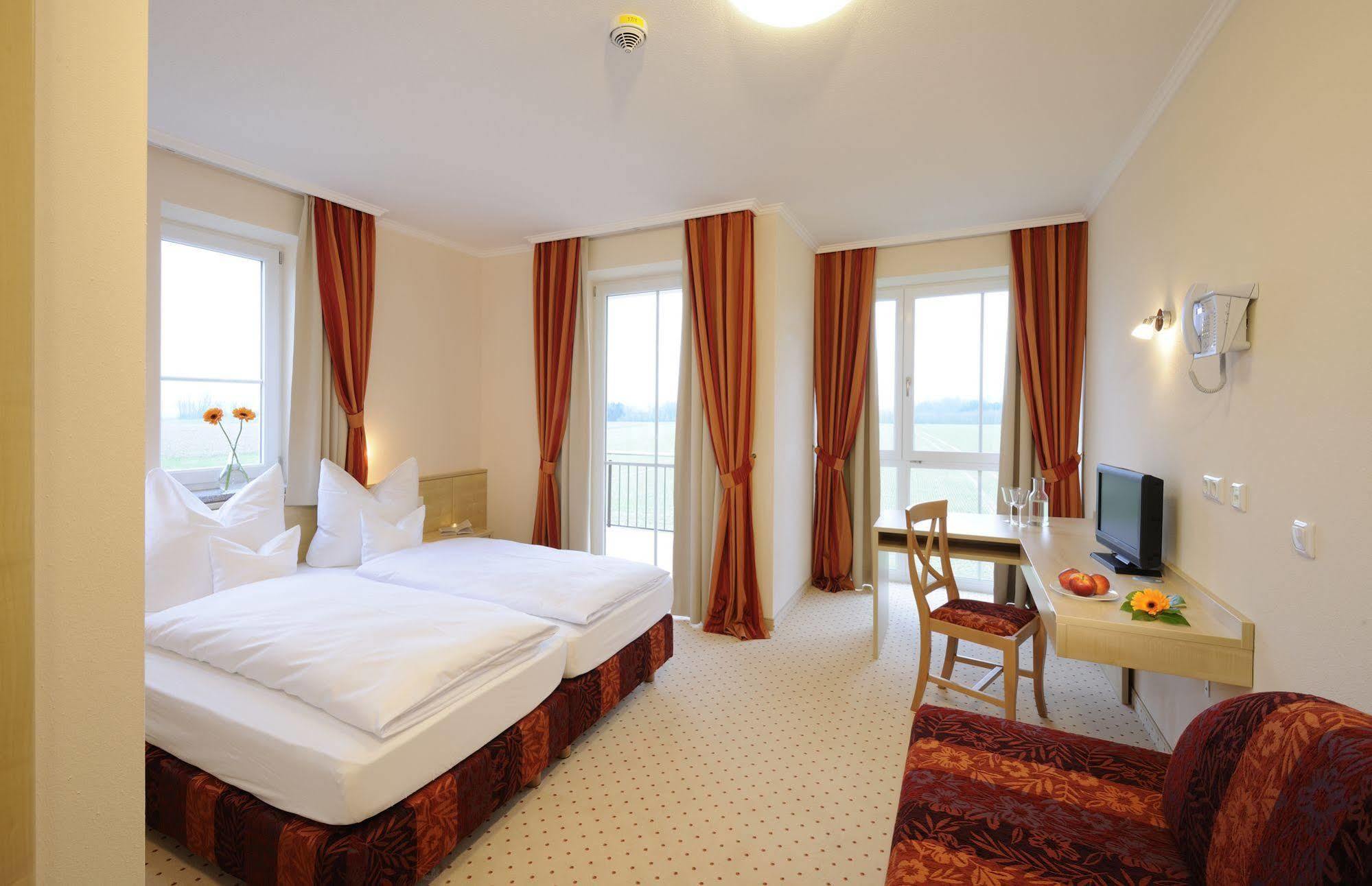 Hotel Inspiration Garni Tittmoning Eksteriør bilde